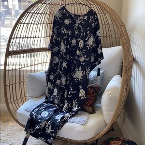 Natori Embroidered Caftan SZ M, New w/ tags